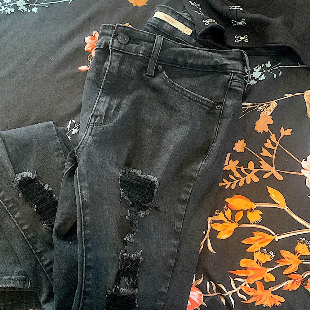 Levis 711 Skinny Jean 27